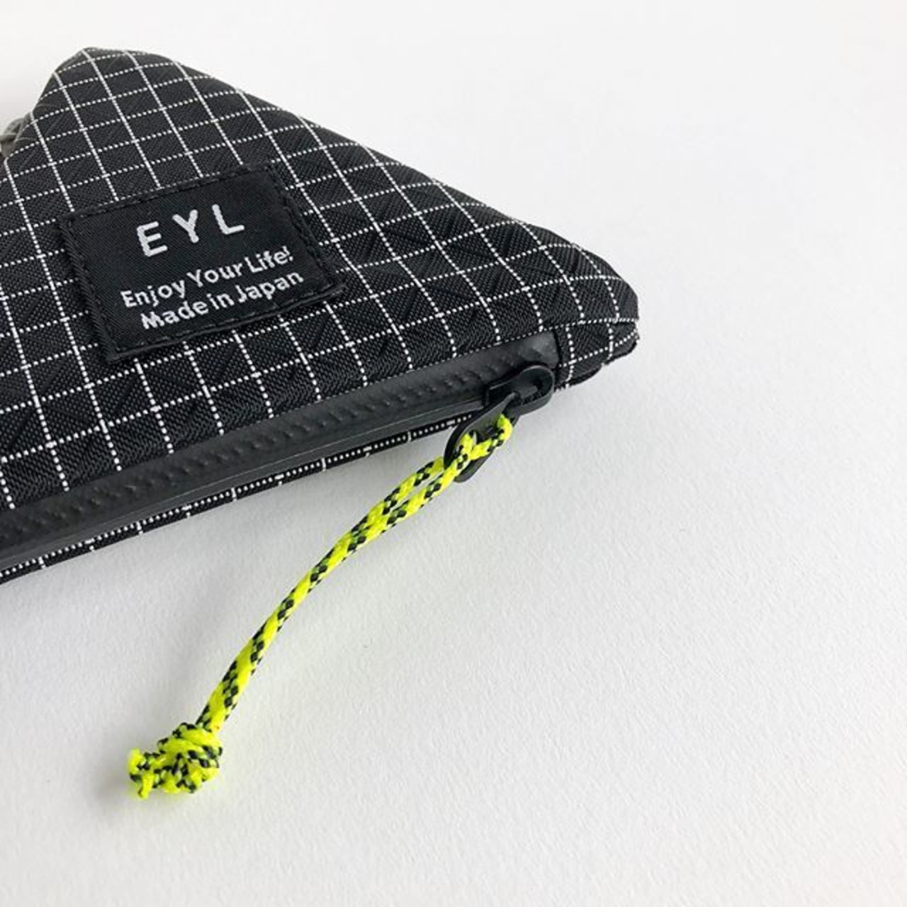 EYL / TRIANGLE COIN PURSE / DINEEMA X-GRID / BLACK / イーワイエル / トライアングルコインパース / ダイニーマ / ブラック