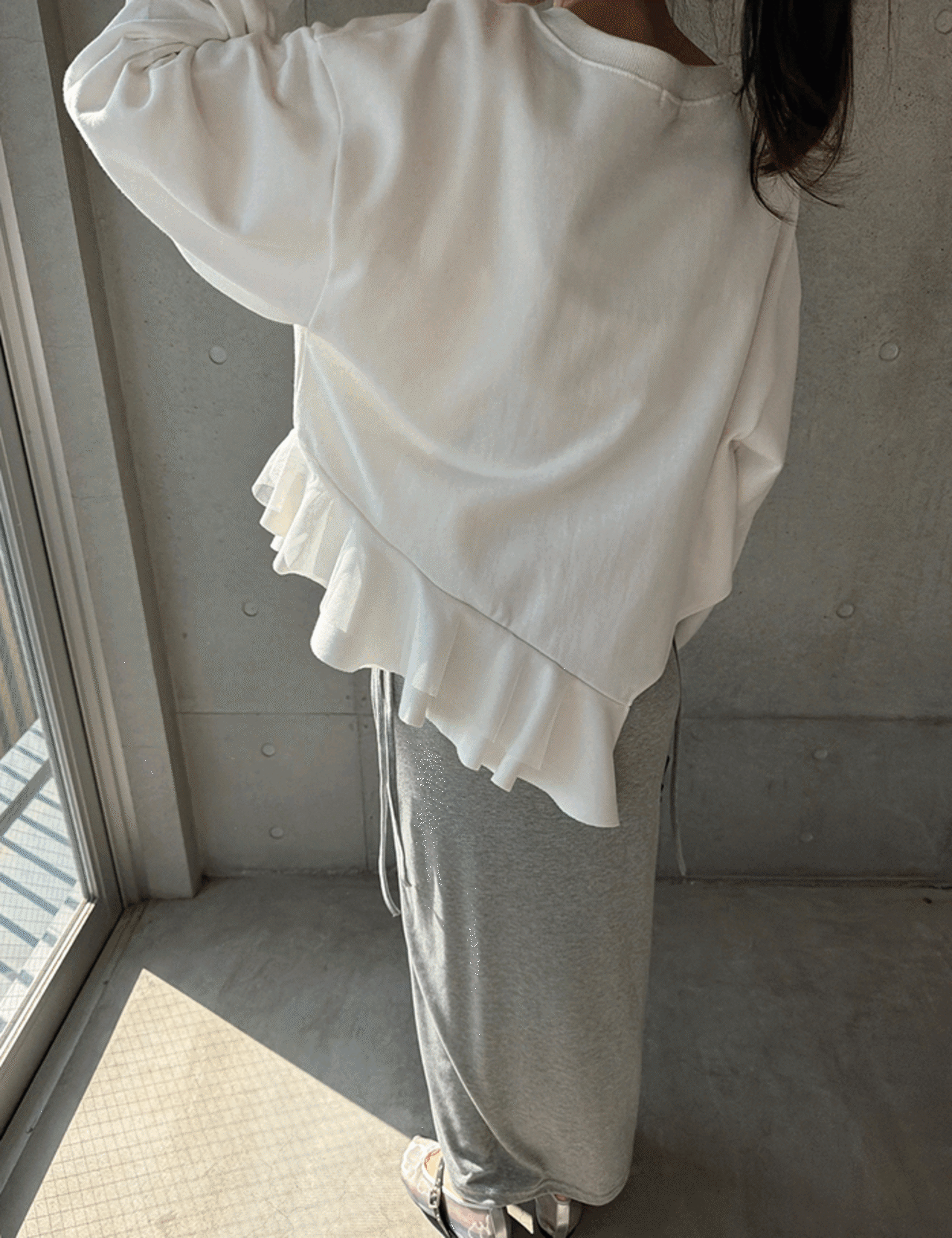 【新作5％OFF・3日間】Unbalance-Frill Sweat Tops_3colors
