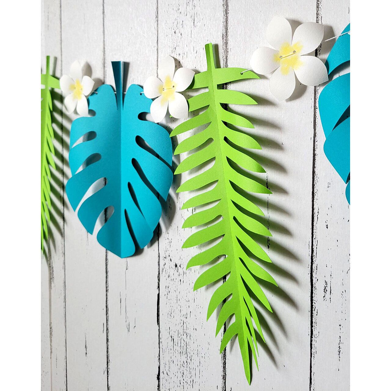 ハイビスカス（青）、プルメリア、モンステラのハワイアンアクセサリー（楕円型） ハイビスカス（青）、プルメリア、モンステラのハワイアン