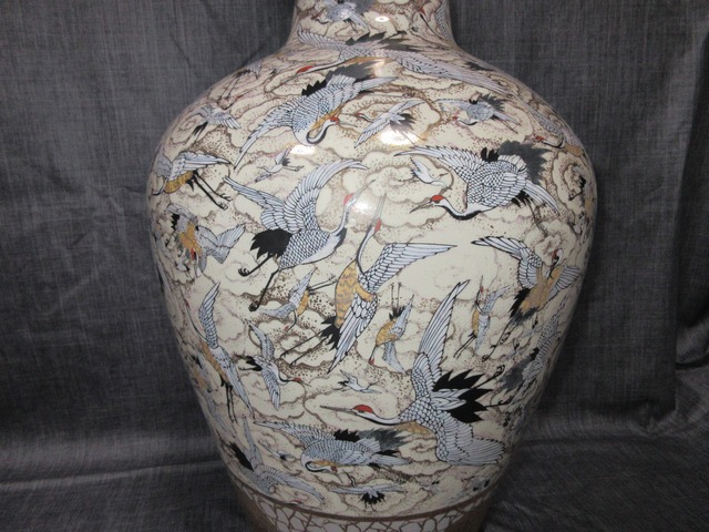 1329 最も油っぽい 薩摩焼 色絵金彩人物風景図 沈香壺 時代物 骨董