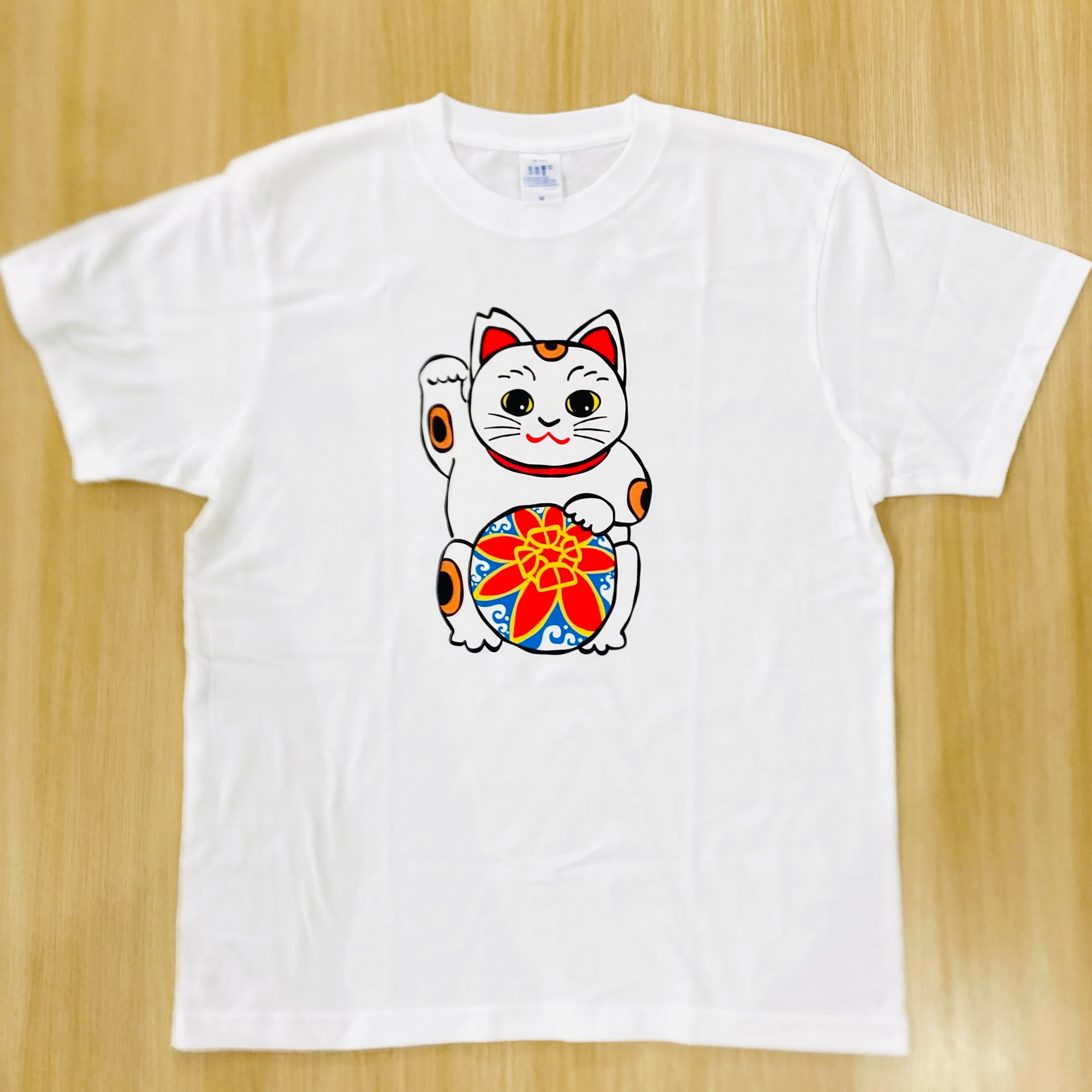 OKINAWA LUCKY CAT(沖縄招き猫)』Tシャツ(三毛猫・白T) | 海猫商店