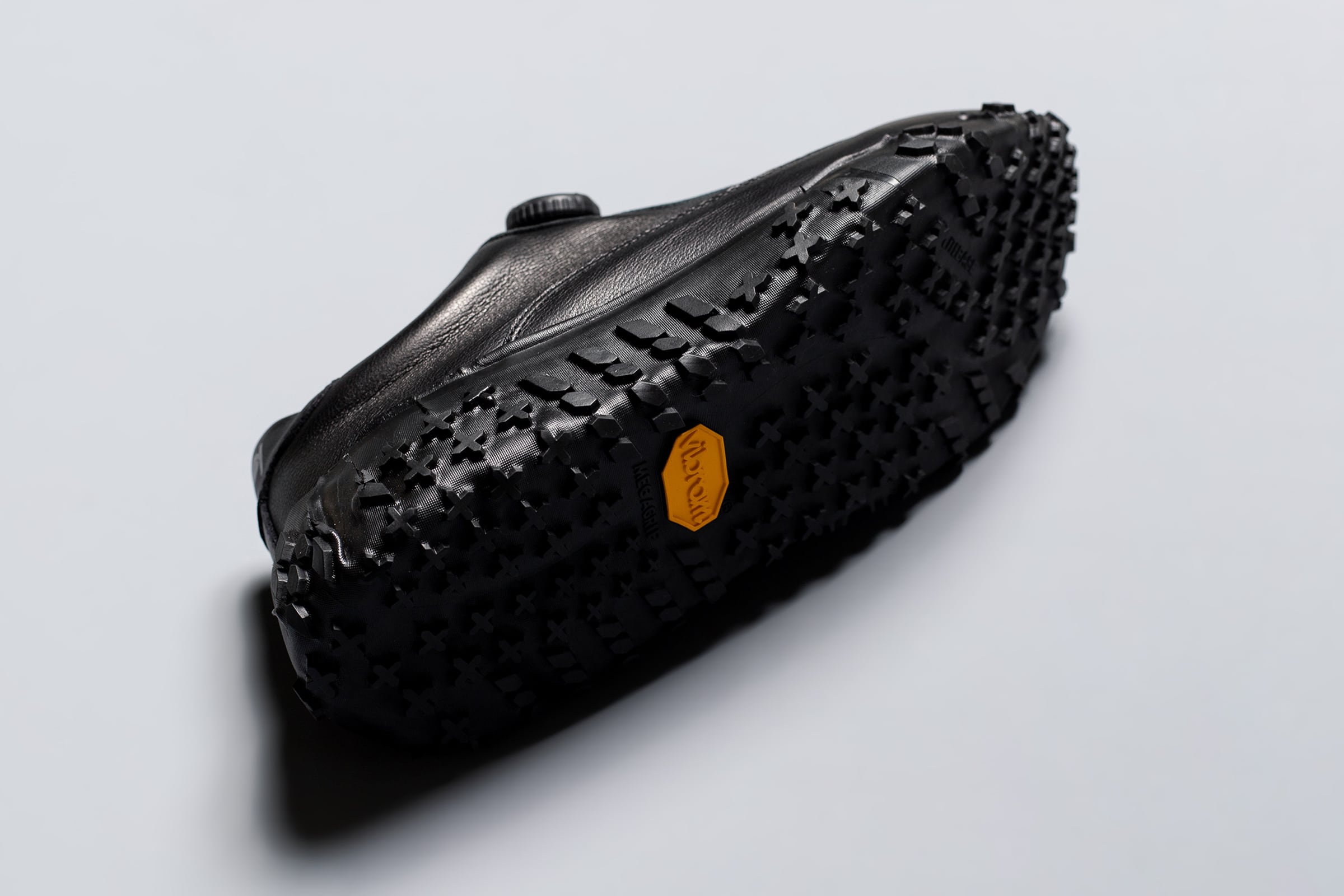 pg THROUGH | BLACK | PLAYGROUND | スニーカーショップ