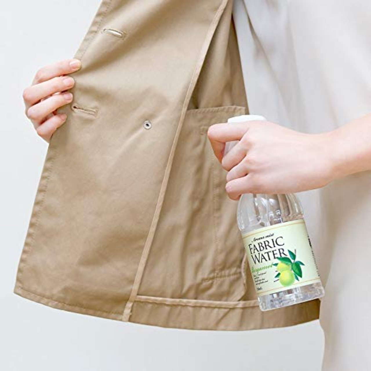 デイリーアロマジャパン 消臭・除菌 ファブリックウォーター フラワーコットン 本体:66×200×66mm/350mL 約1120回スプレーできます。