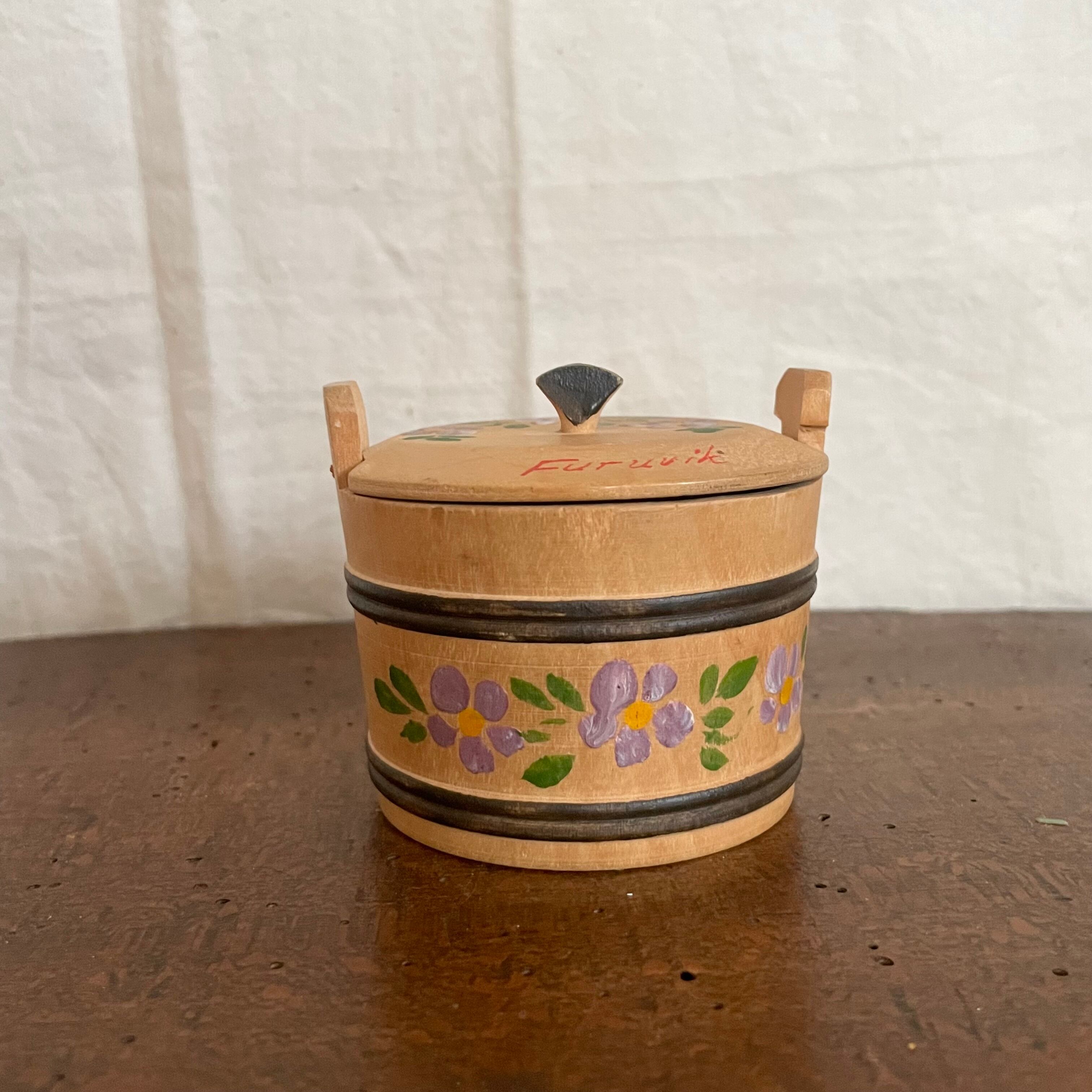 ミニチュアの桶