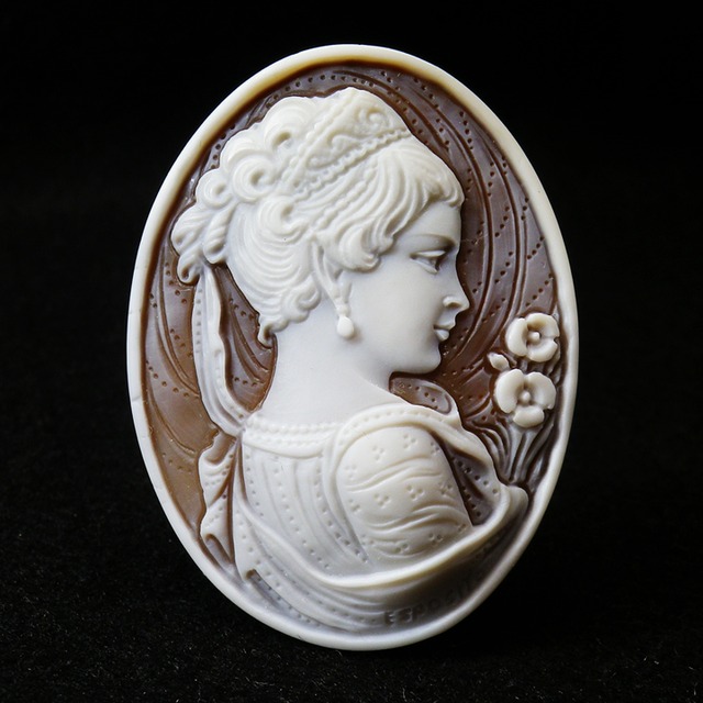 フランチェスコ・エスポジート作 カーチフの女のカメオ