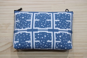 【ちりめん　外掛け袋　青】