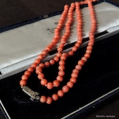 英国アンティークジュエリー 9ctゴールド コーラル ロングネックレス(ソーティングメモ付)