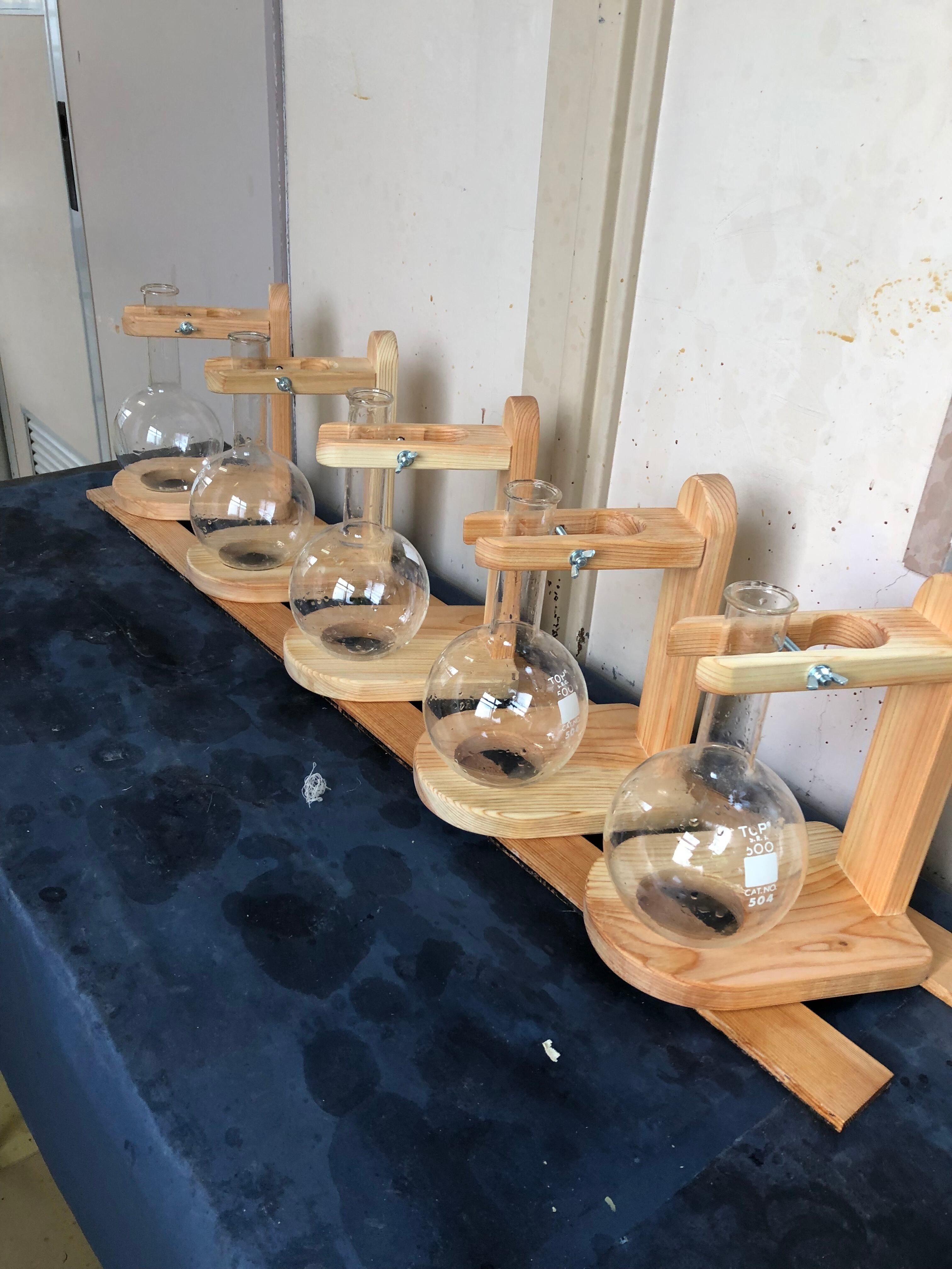 丸底フラスコの花瓶 | 木もく工房 「第3技術科室」