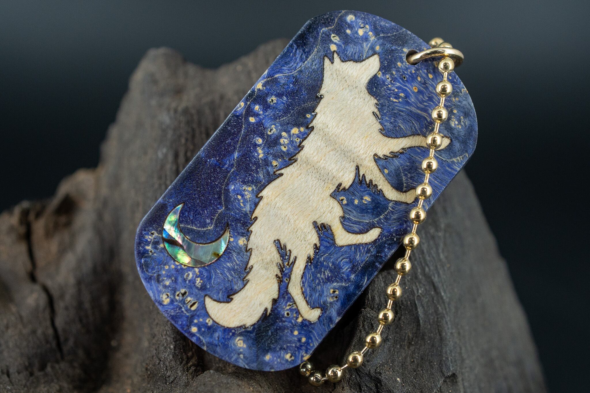 【カナダの象徴】ハードメープル瘤杢 スタビライズウッド ドッグタグ 象嵌 闊歩