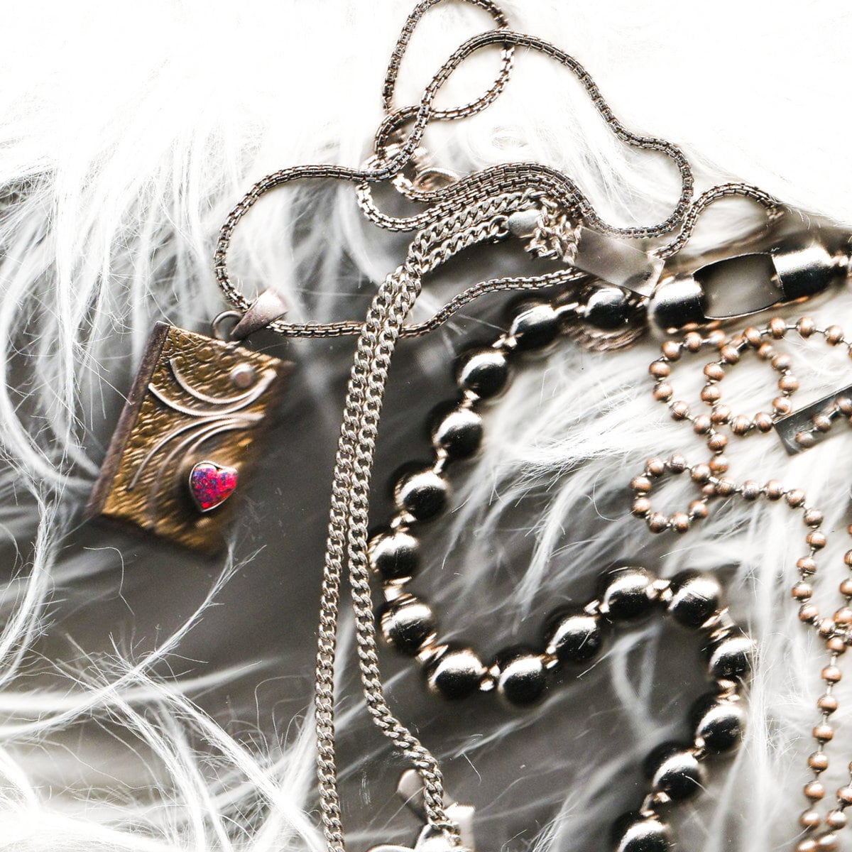 HUSSY / Blew(40 Ltd Cassette)