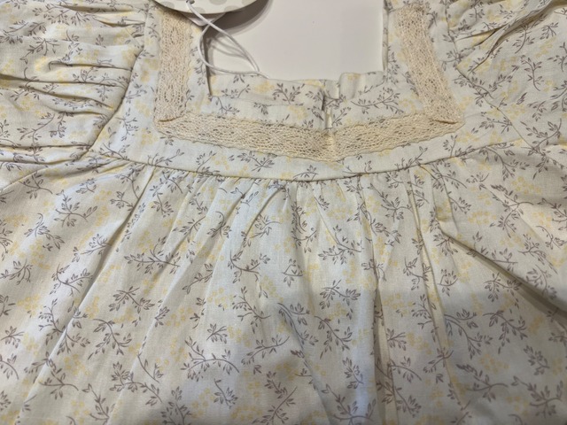 【取寄】スクエアネックとパフスリーブが大人可愛く着られる花柄ワンピース