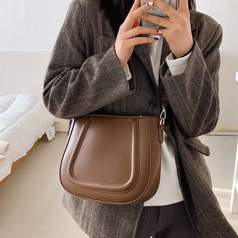 スタイル レッド メッセンジャーバッグ Tiancai_Wing_Bag49488894833