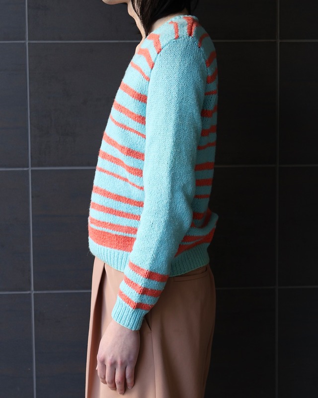 Colored striped v-neck knit