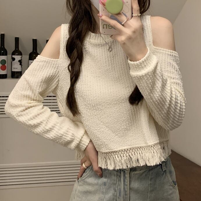 トップス レディース 3色 ニット ショート丈 袖あり 長袖 ラウンドネック 肌見せ カットアウト かわいい 大人可愛い カジュアル フェミニン おしゃれ お洒落 お嬢様 ナチュラル ラブリー キュート ガーリー レトロ 無地 学生 通学 デート お出かけ 女子会 休日 旅行 散歩 カフェ巡り 街歩き 公園デビュー フリーサイズ ゆったり ベージュ ホワイト 白 ブラック 黒 春 秋 10代 20代 30代 40代 ママ 女性用 韓国 韓国系 着回し 普段使い 体型カバー 楽ちん プチプラ モテ