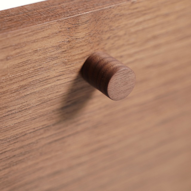post knob つまみP /size:M【木製つまみ】天然木 無垢ナラ材・ウォールナット材（引き出し・扉）取っ手 ノブ ハンドル 日本の職人造り