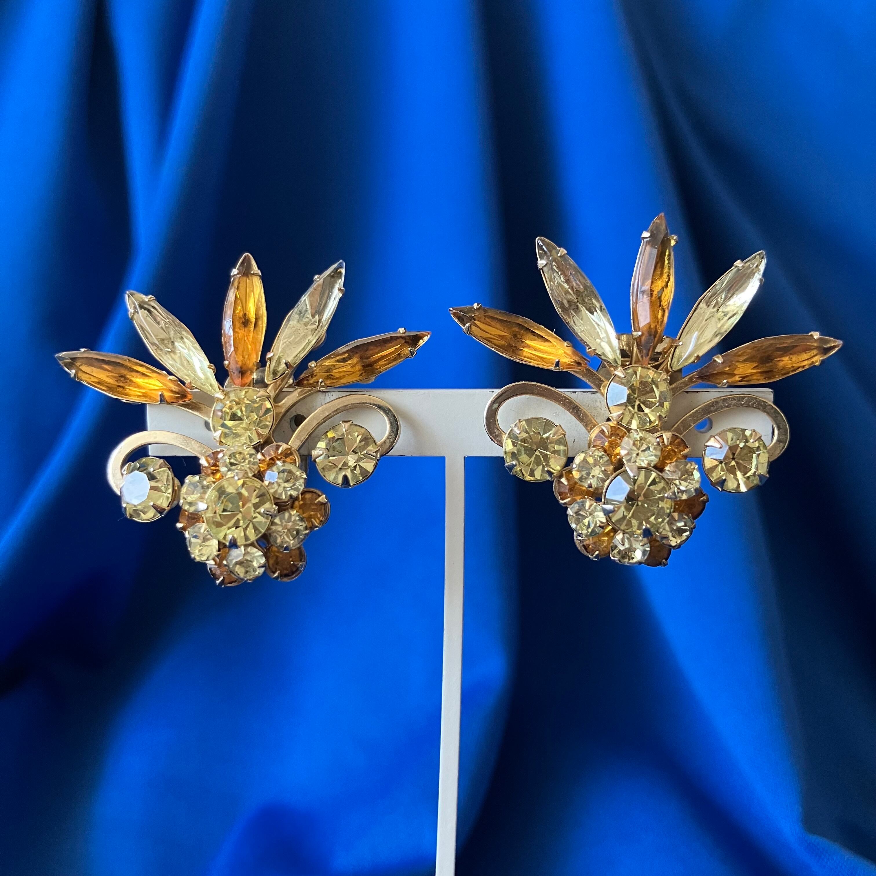 GIVENCHY” gold swirl earring[e-1858] ヴィンテージイヤリング | PAY ID