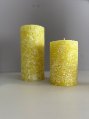 World of Yellows “Mimosas in Snow” ラウンドピラーø 7.5x11.5cm
