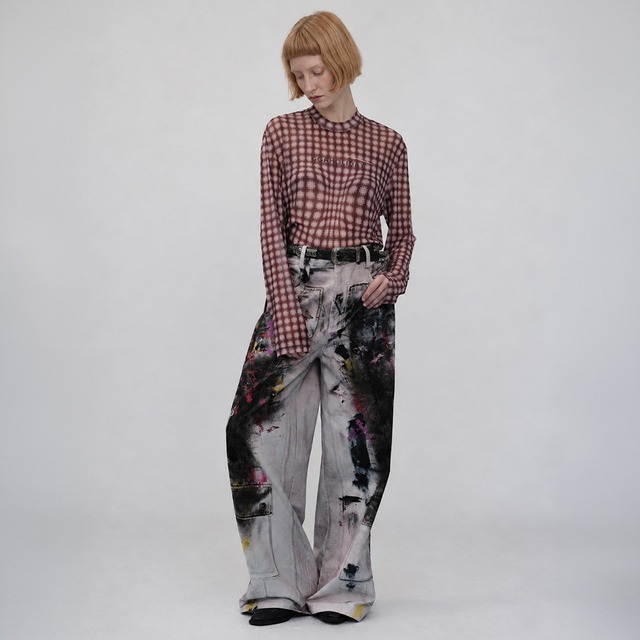 Blur check logo top A00271