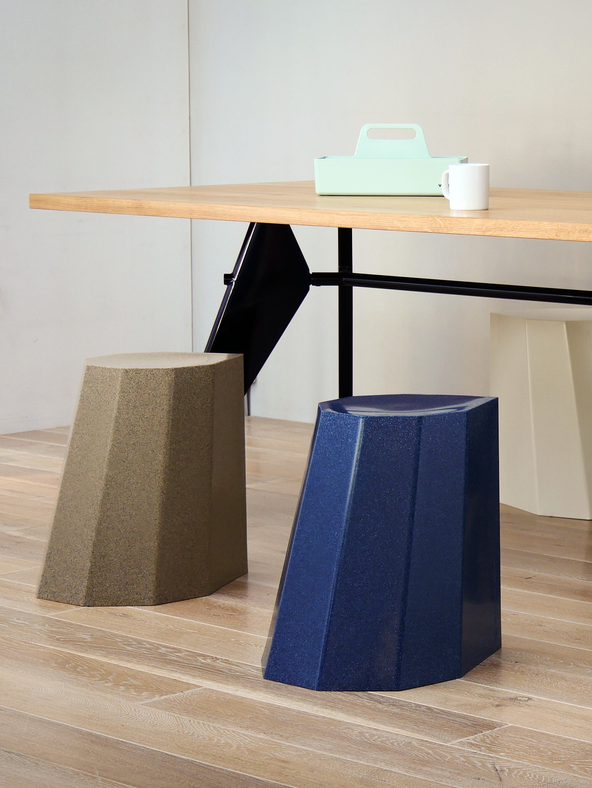Martino Gamper / Arnold Circus Stool (Blue Mottle) | niwatt