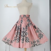 フラダンス 衣装 パウスカート ピンク系 ハワイアンプリント ハワイアン アロハ フラ ダンス レッスン 練習 華やか 鮮やか かわいい おしゃれ シングル スカート フレア 軽やか ふんわり 淡色 グレイ系 ホワイト系 ピンク 灰色 白 フラダンス衣装 ハワイアンスタイル かわいいスカート 練習用 衣装スカート おしゃれ服 女性用ダンススカート 軽やかなデザイン パウスカートピンク ハワイアンデザイン フリルスカート シンプルスタイル ダンスレッスン着