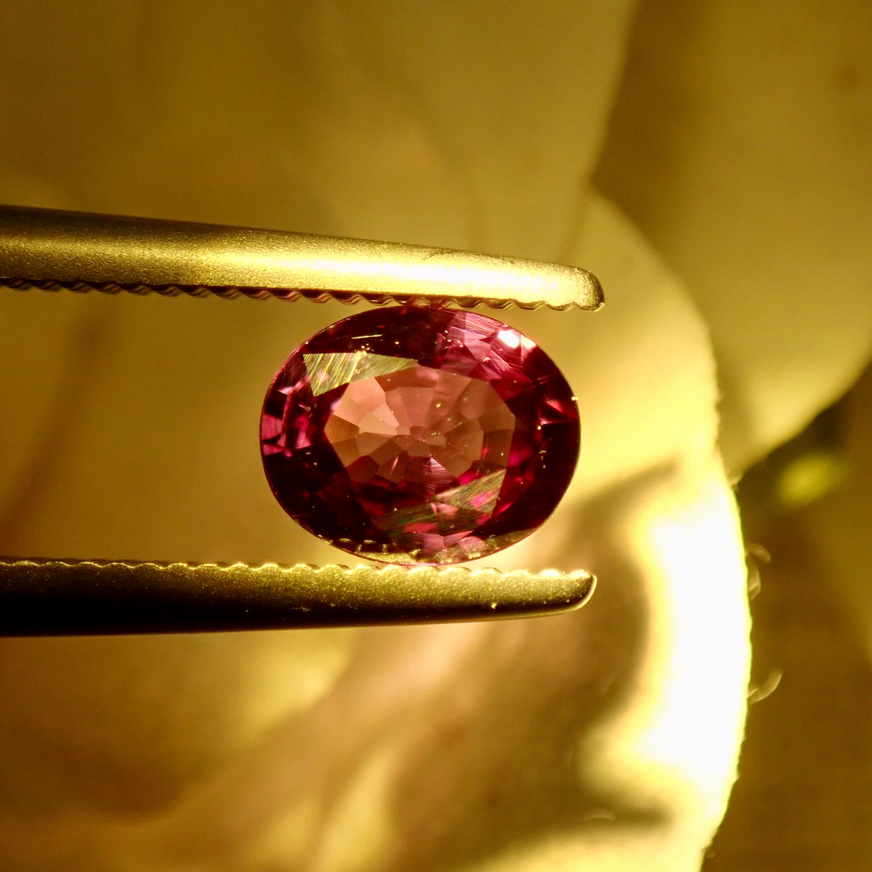 カラーチェンジ◎ タンザニア産 カラーチェンジガーネット 0.5ct