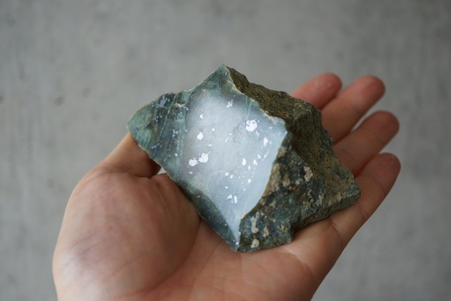 ブラジル バイーア州産サーペンティン（蛇紋石）Serpentin 1071