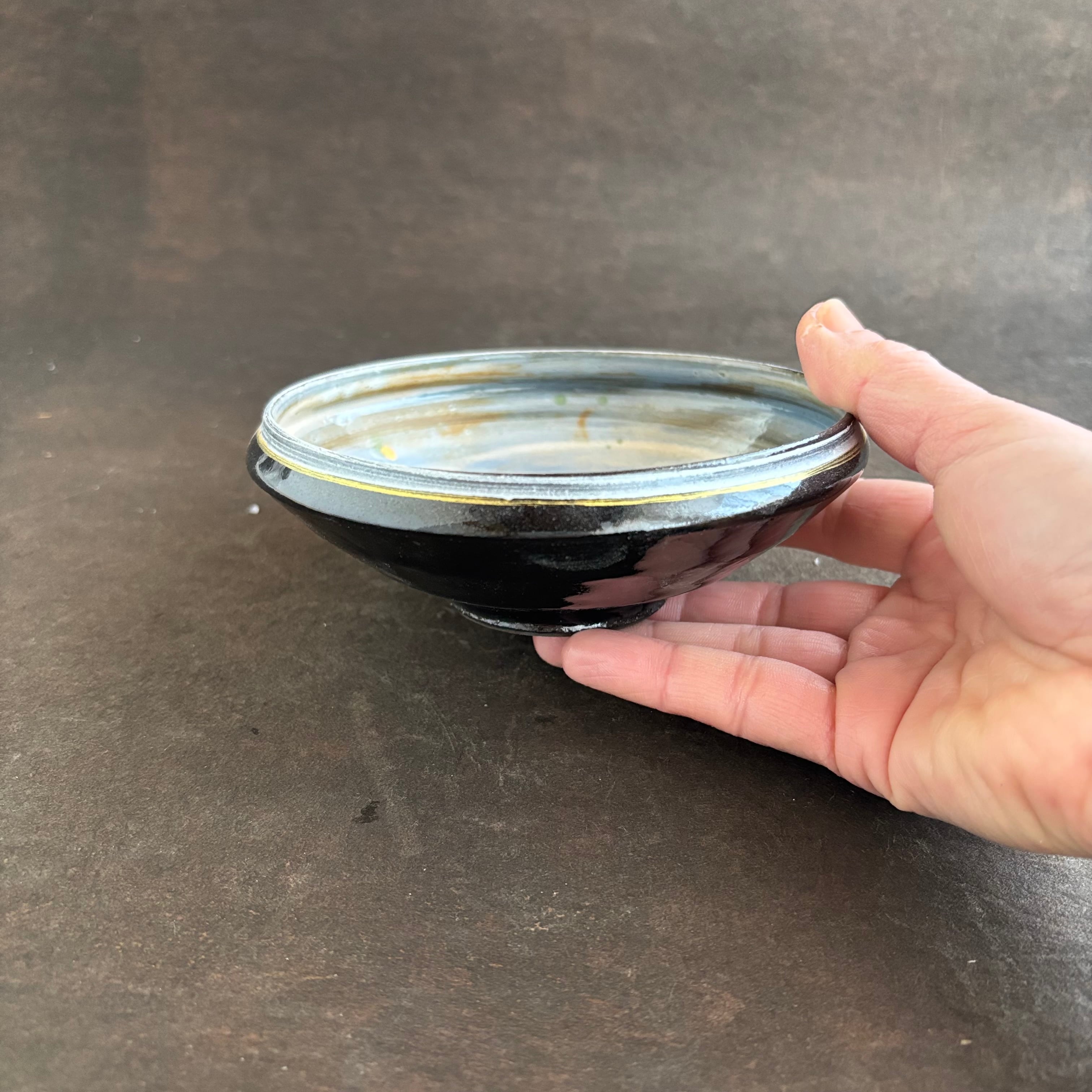 金彩空色の刷毛目 平小鉢