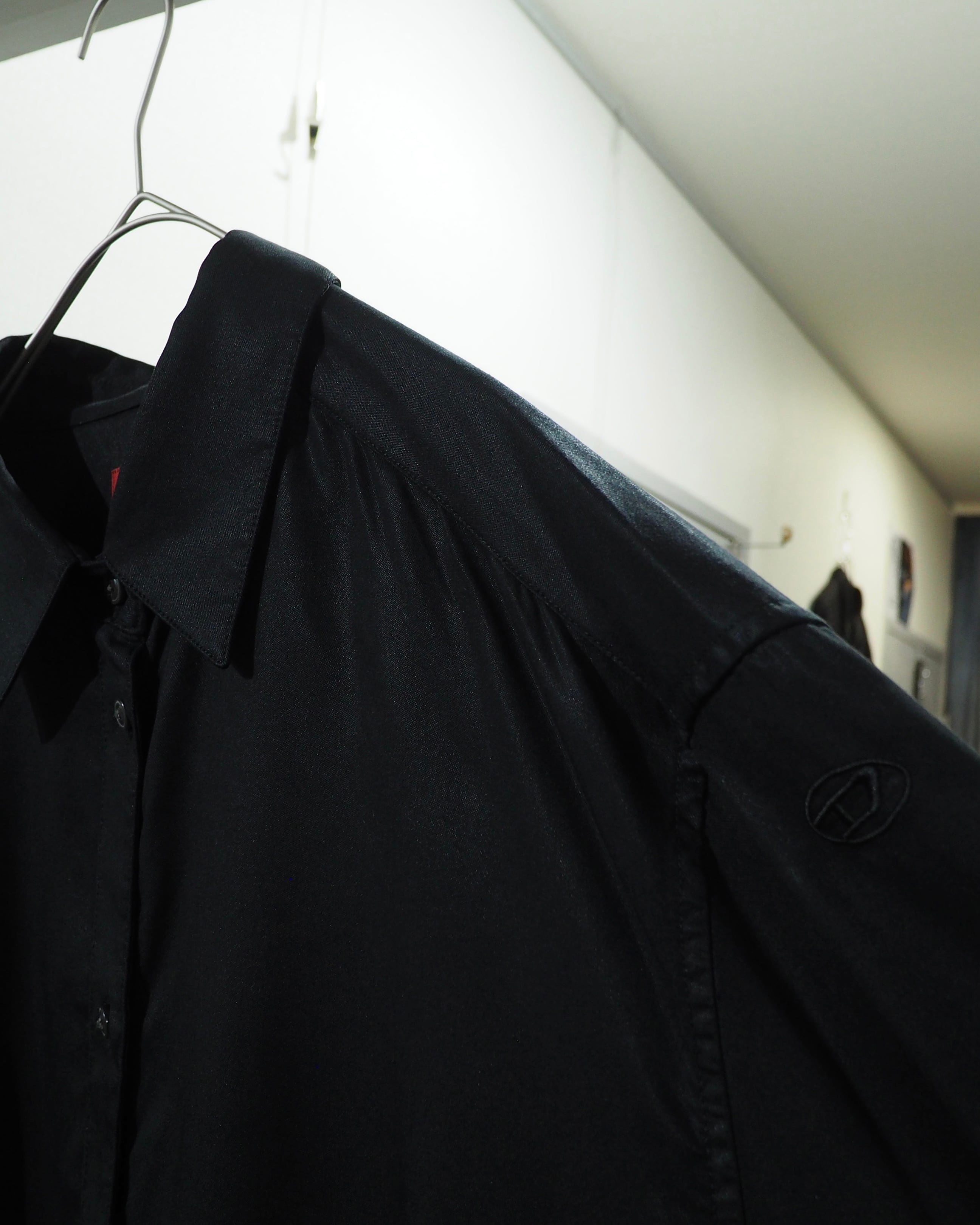 " DIESEL " D ‐ Logo Embroidery Black Drape Over Silhouette Shirt