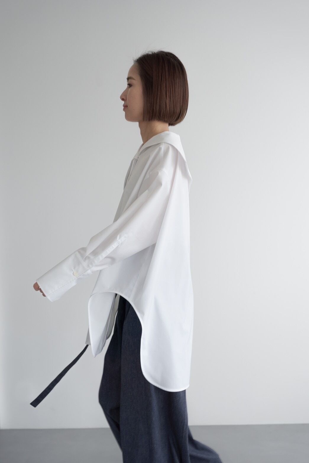 トップス roughlow Asymmetric FlapOversized Blouse Asymmetric Flap Oversized Blouse(white) 8月下旬から9月上旬頃