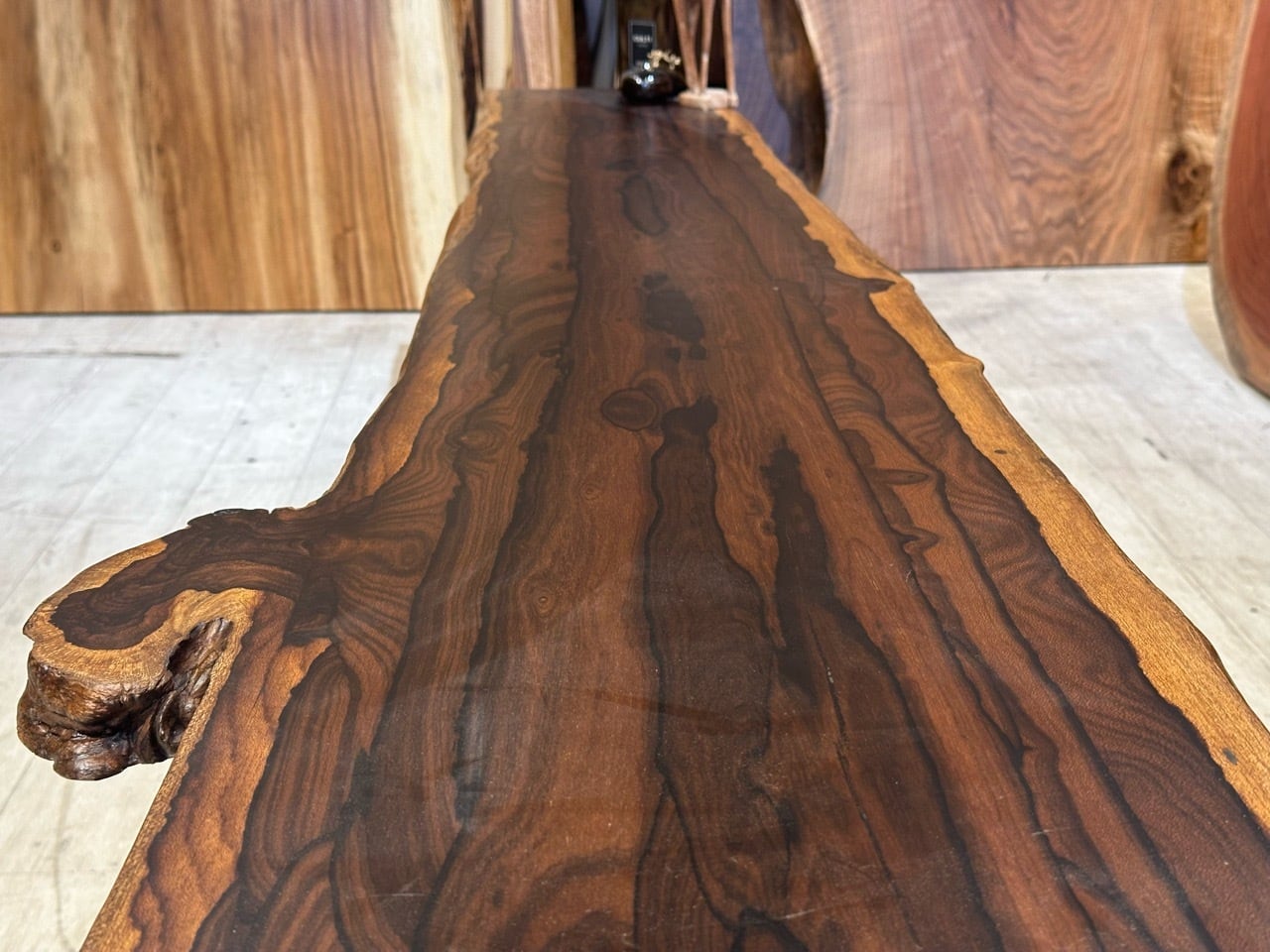 シャム柿_浅草本店_テレビボード 2000／一枚板_脚付き 251076-5 t001