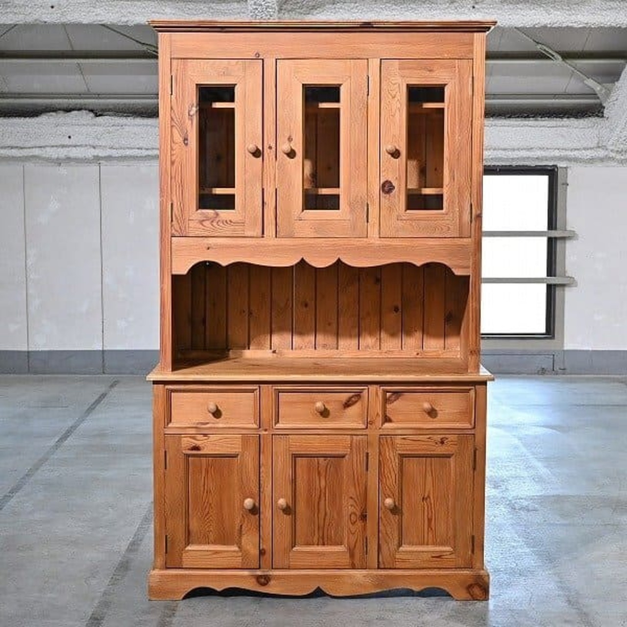 イギリス製 カップボード パイン無垢材 キャビネット 食器棚 収納 リビング 引き出し 英国 カントリー キッチン