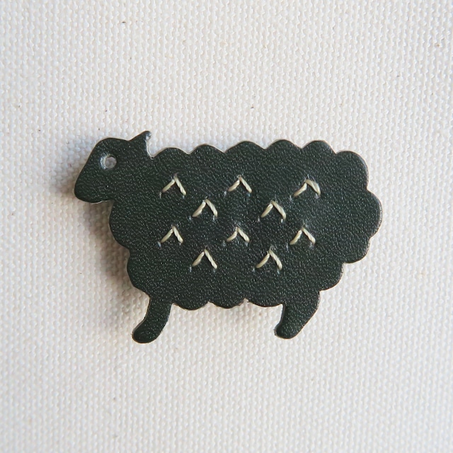 Leather brooch sheep D.GREEN