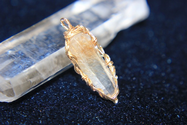 カッコいい日本産ルチルクォーツ✨ワイヤーアートペンダント