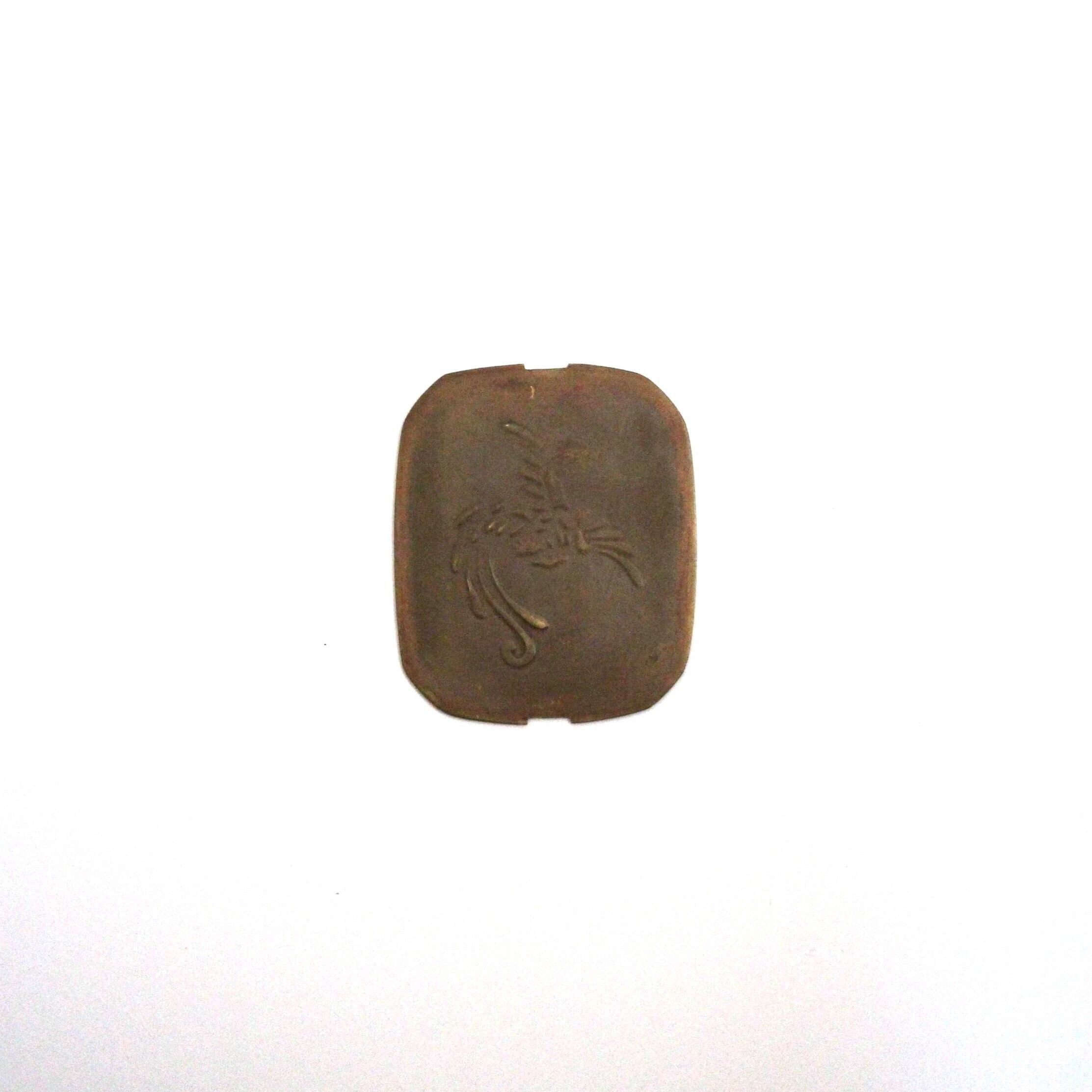 アンティーク 古九谷白磁の陽刻文字模様の輪花皿 d22.1cm Antique