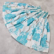フラダンス 衣装 パウスカート ホワイト系 ALOHA FABRICS ハイビスカス柄 ハワイアンプリント アロハ フラワープリント レッスン 練習 シングル スカート かわいい さわやか おしゃれ 上品 ふんわり ブルー系 白 水色 フラ ダンス ハワイ かわいいデザイン フラダンスイベント