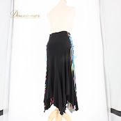 ダンス衣装 社交ダンス レディース レッスンウェア ブラック系 ピンク系 パープル系 ブルー系 グリーン系 イエロー系 オレンジ系 スカート レッスン ステージ衣装 フリンジ風 スカート丈 ミモレ丈風 練習着 ダンス発表会 華やか ブラック 黒 マルチカラー ウエストゴム フレア 切替デザイン 大きく広がる裾 動きやすい ポリエステル ダンスコーデ 社交ダンススカート ラテン モダン 競技 フィット感 伸縮 ストレッチ 柄ラインカラフル 裾広がり 裾フレア 衣装 女子 カラフル スリム見え 黒ベース