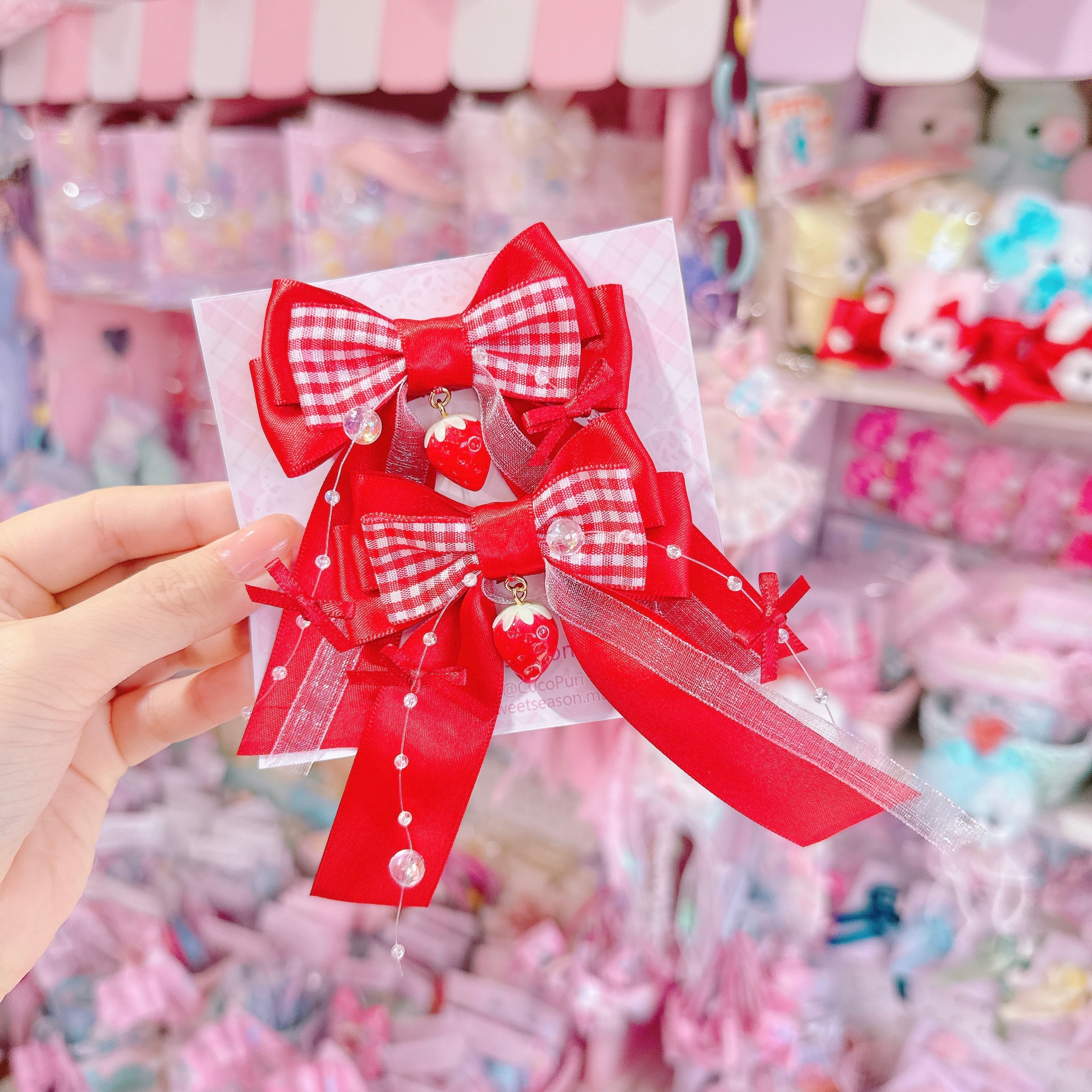 【C8】14-27いちごツインヘアクリップ