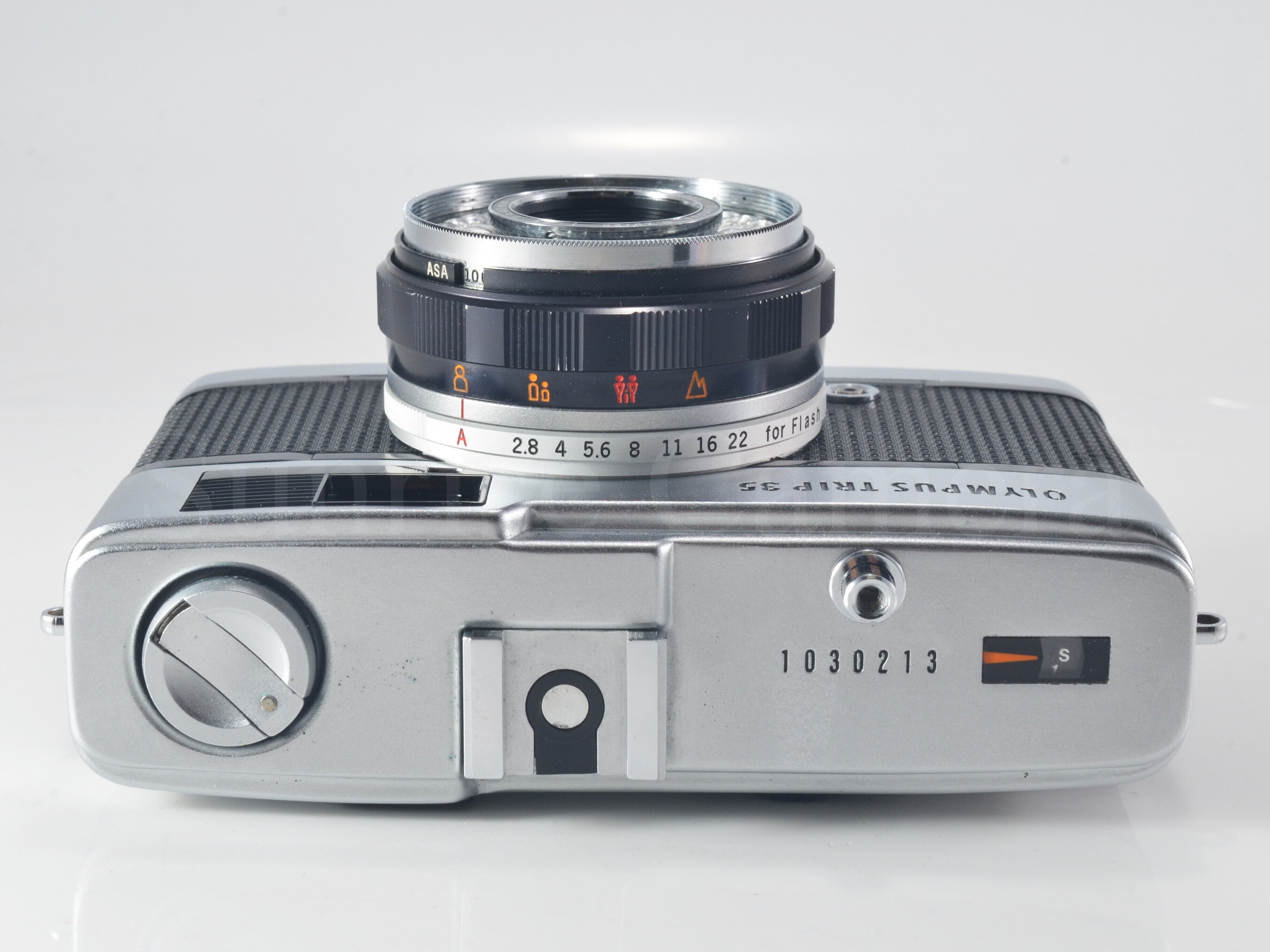 Olympus TRIP 35 シルバー 40mm F2.8 レンズ Olympus Trip 35 Point & Shoot Film Camera 40mm F2.8 Lens