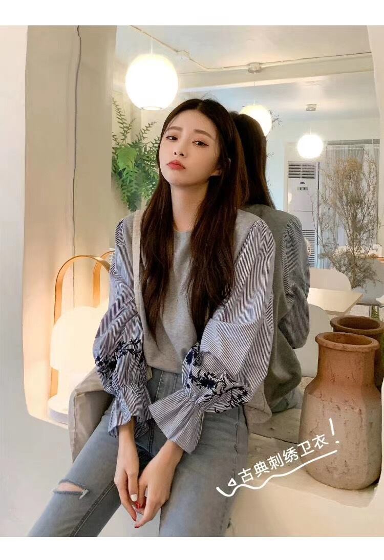 袖フリル切り替えトップス