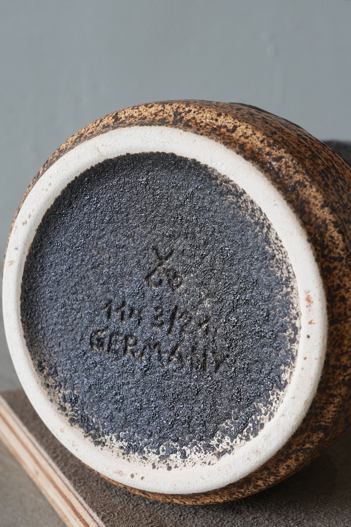 German Art Pottery 006【Fat Lava】 | The Landscapers