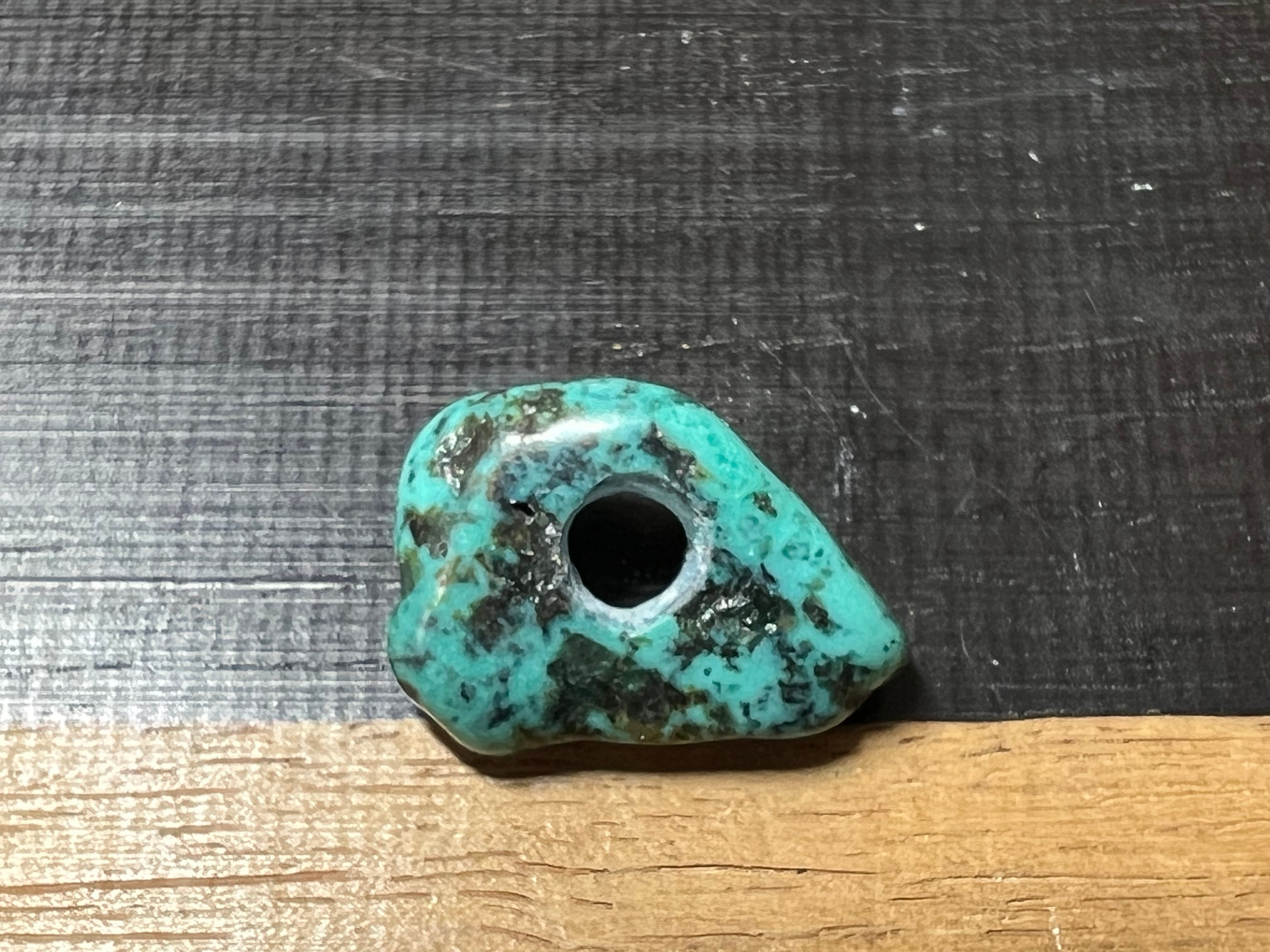 Natural Black Webターコイズビーズ ゴローズ細角チェーン用