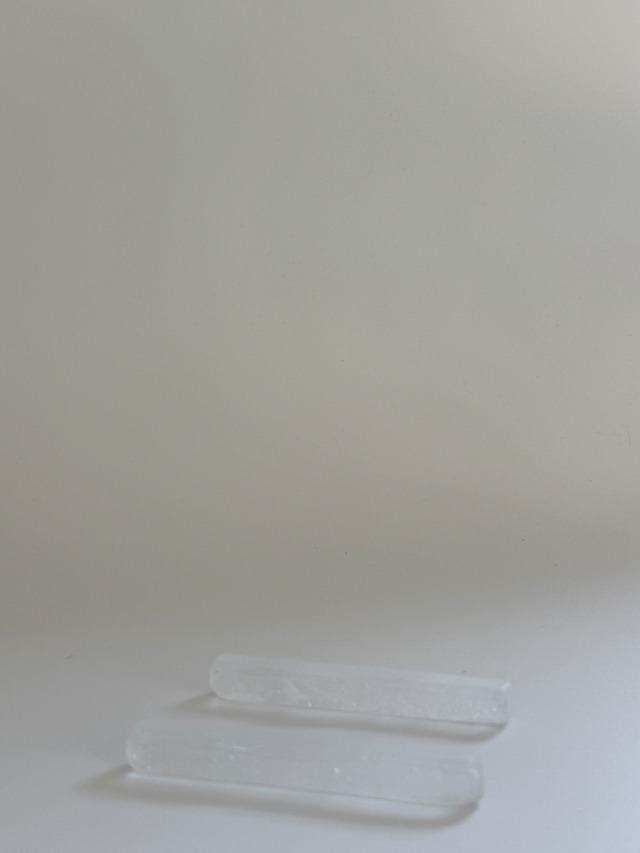 藤井眸　棒 /  White