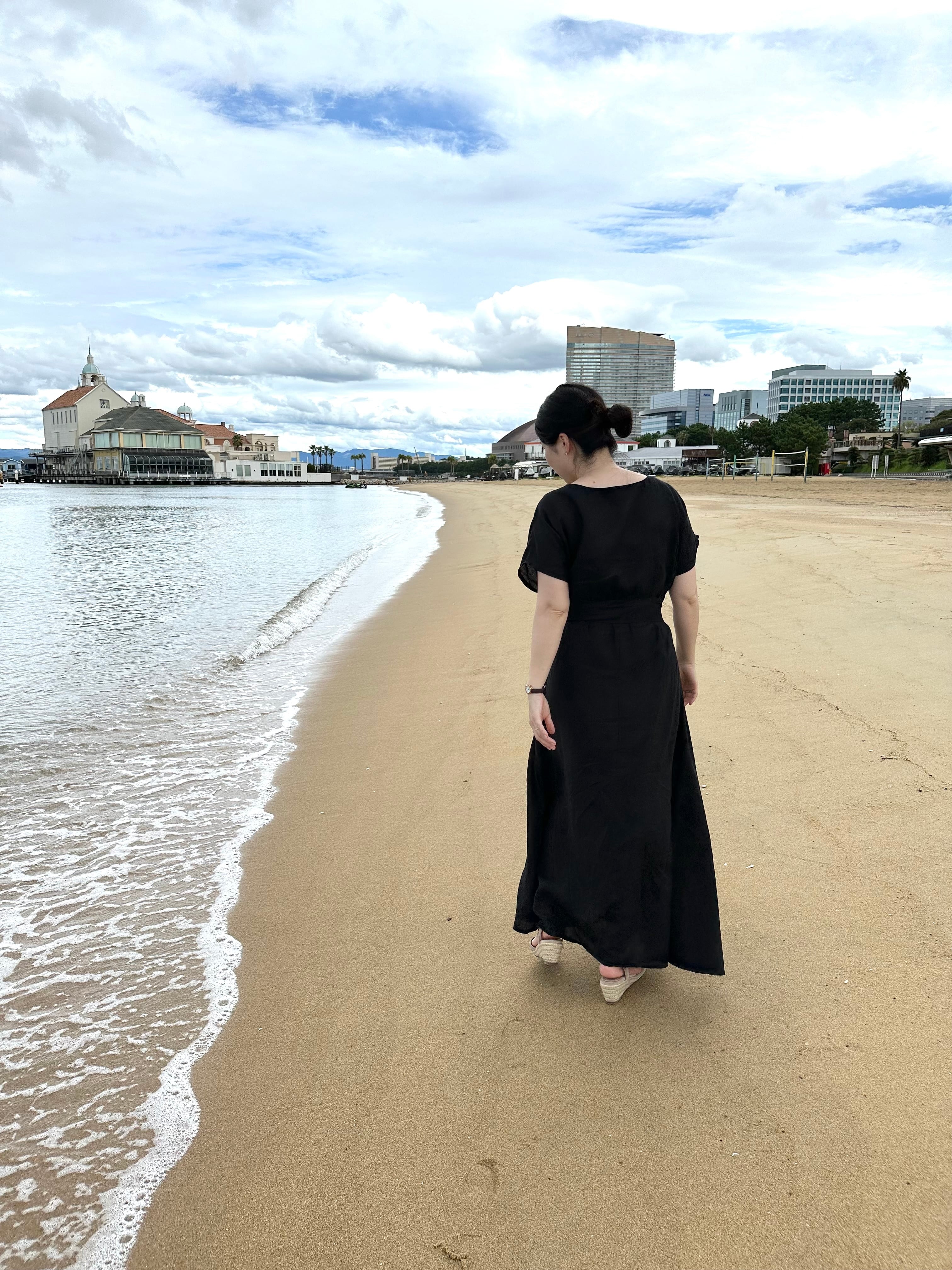 リゾートが似合う麻の黒ワンピース | HIROMI TAKANO / 旧Kafuu Coco Style