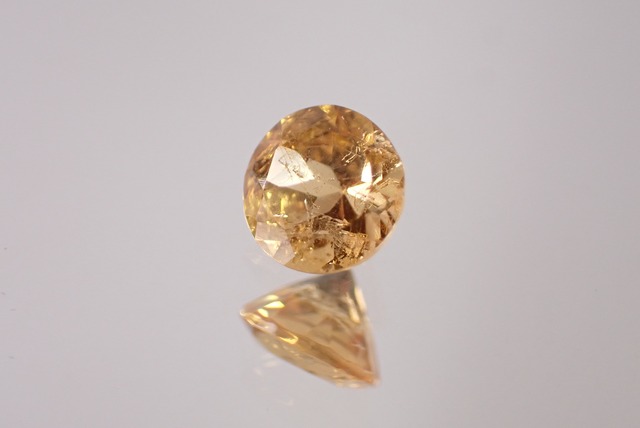 インペリアルトパーズ　0.96ct　[E10-19]