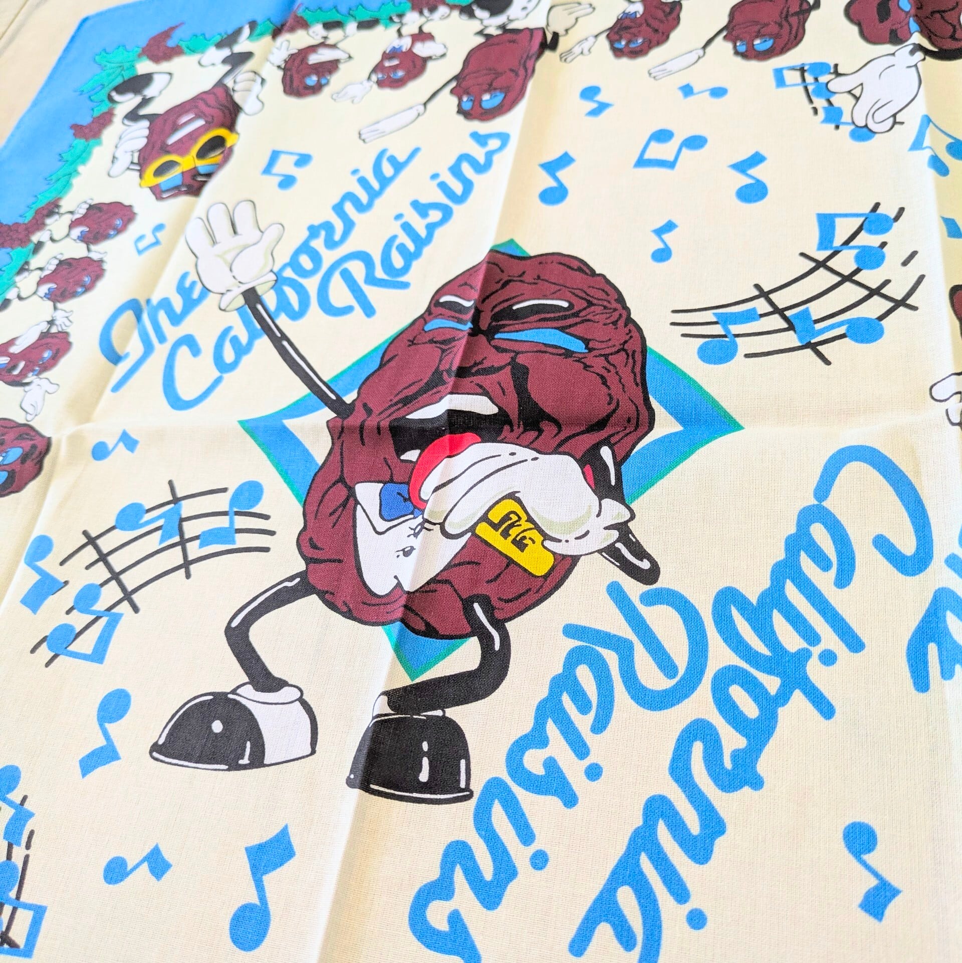 再入荷！【California Raisins（カリフォルニアレーズン）】バンダナ / ランチクロス 〚アメリカン雑貨 アメトイ〛