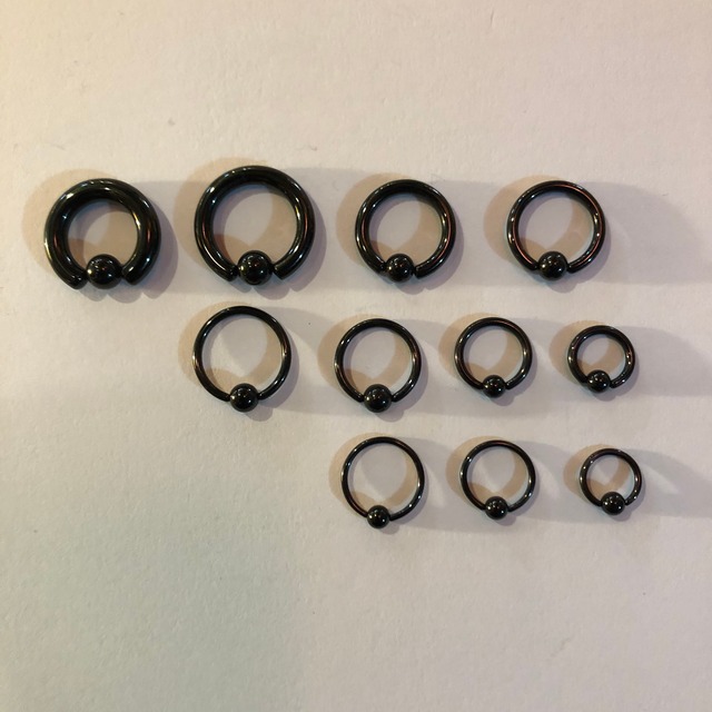 BLACK CAPTIVE BEADS RING (SURGICAL STEEL)  10Ｇ 内径12mm ボール5mm