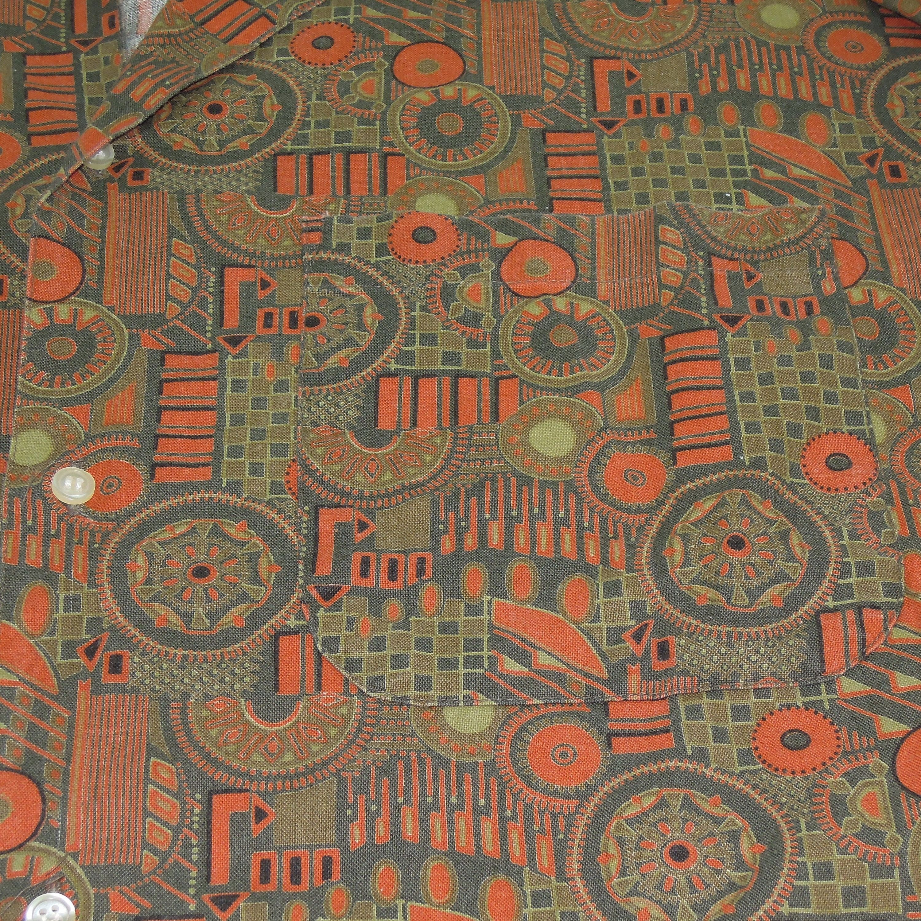 総柄シャツ長袖　刺繍ロゴ　幾何学模様　民族柄　モスグリーン　ポリシャツ古着 総柄シャツ長袖 刺繍ロゴ 幾何学模様 民族柄 モスグリーン