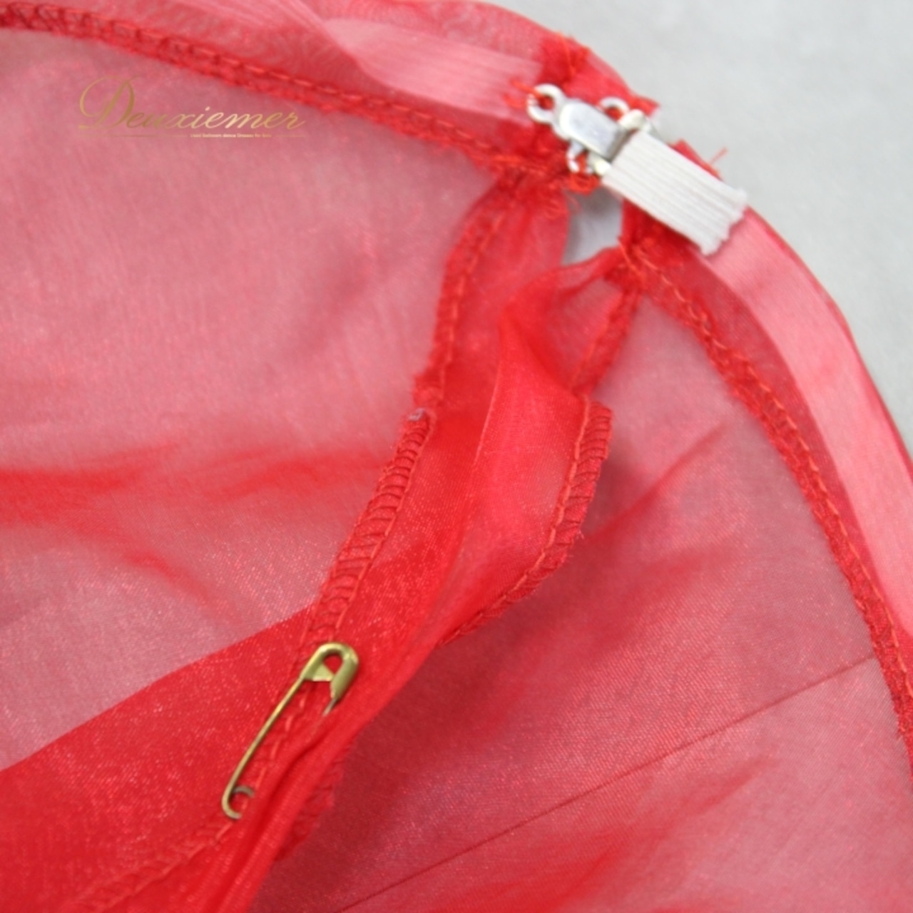 社交ダンス 衣装 スタンダード スカート レディース オールシーズン ツーピース 黒 赤 ブラック系 レッド系 パニエ ペチコート フリル ボリューム感 ダンス衣装 フリルスカート 穴あきスカート おしゃれ サテン 結婚式 発表会 舞台 衣装 お揃い コスチューム ステージ衣装 レディースファッション フェミニン ルームウェア 着心地良い 発表会衣装 ドレス スカート丈 ロングスカート