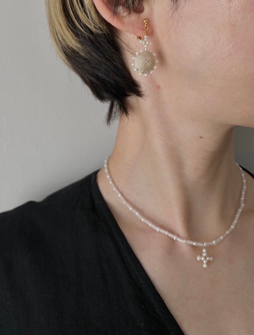 cross necklace pearl