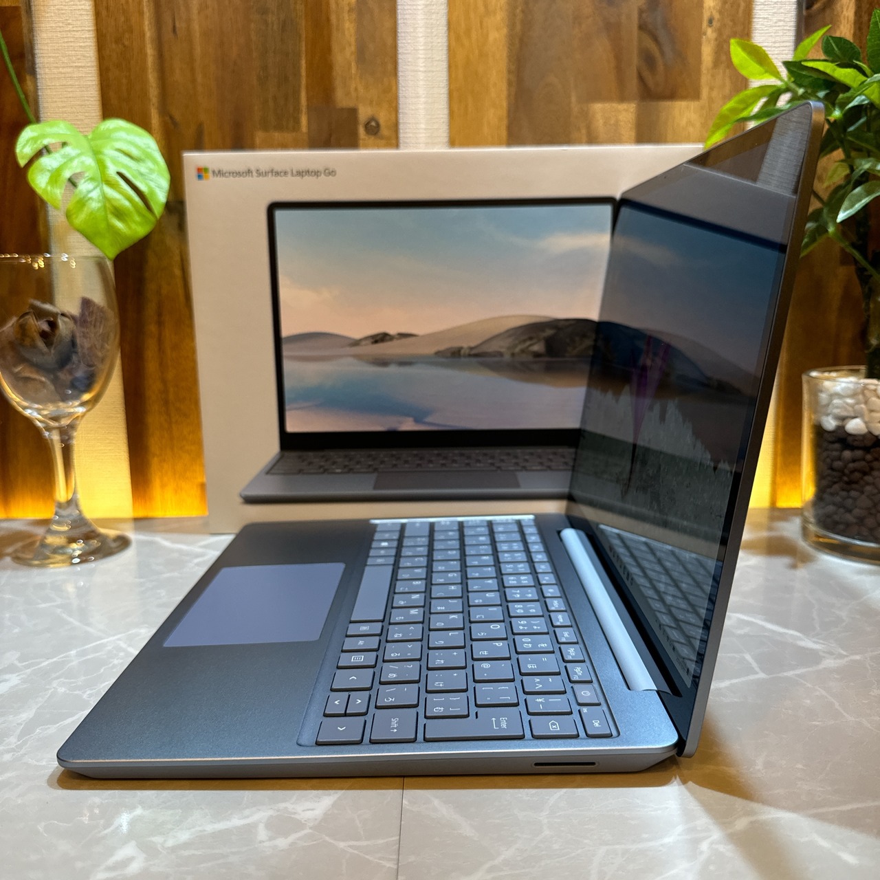 【極美品 2020年式】Microsoft Surface Laptop Go / 第10世代 Core i5-1035G1 / メモリ8GB / SSD256GB